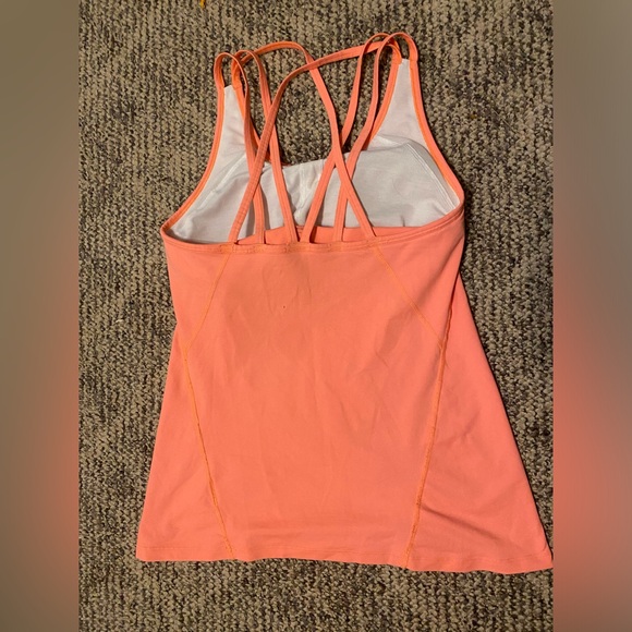 athletic tank top - Picture 4 of 5
